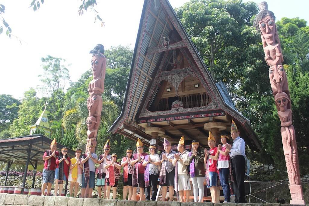 Tour Siallagan Village